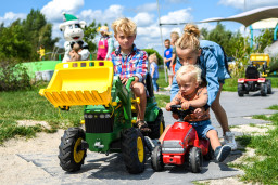 Speel- en IJsboerderij De Drentse Koe